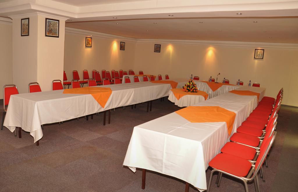 Empire Addis International Hotel מראה חיצוני תמונה