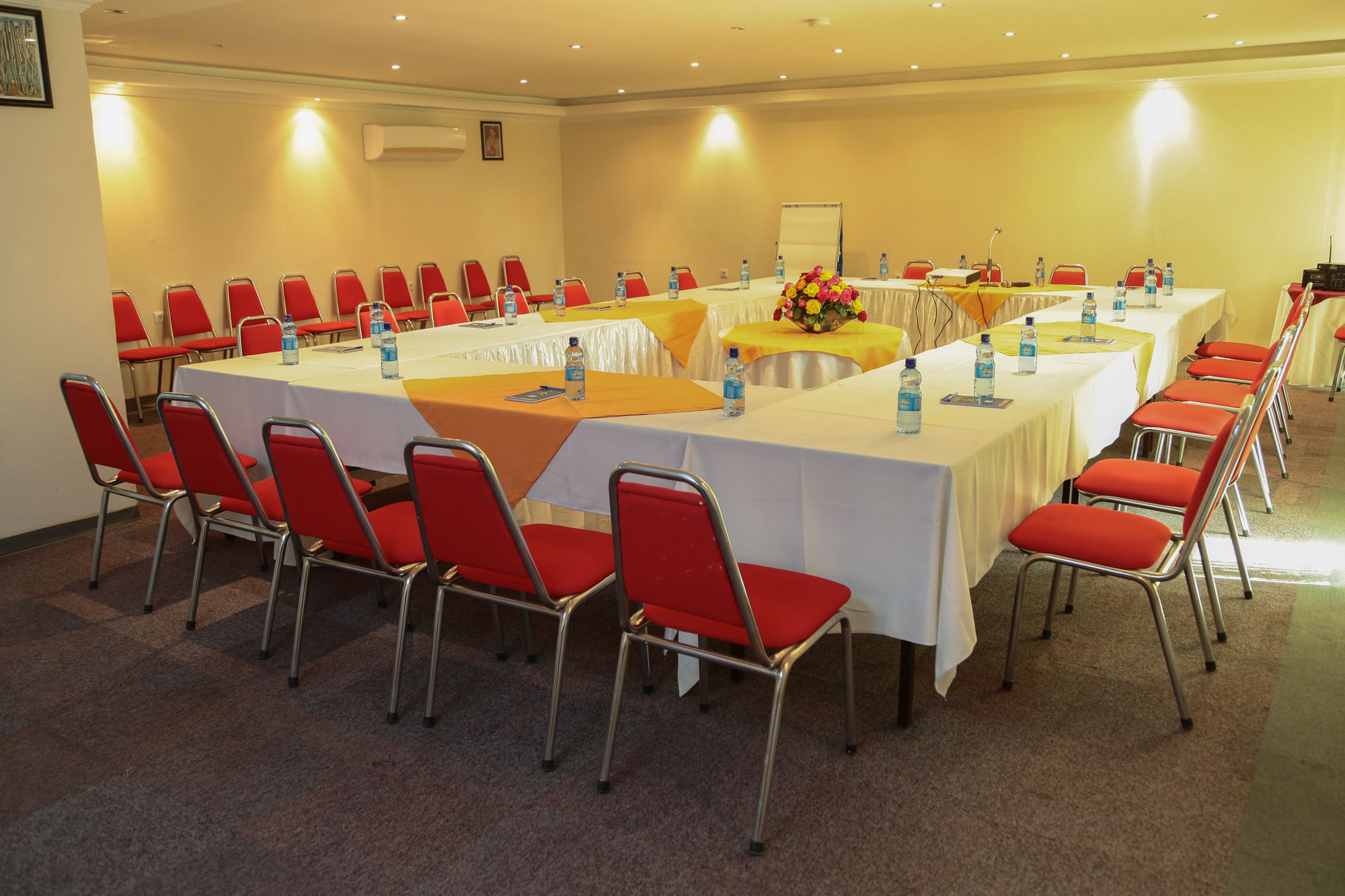 Empire Addis International Hotel מראה חיצוני תמונה